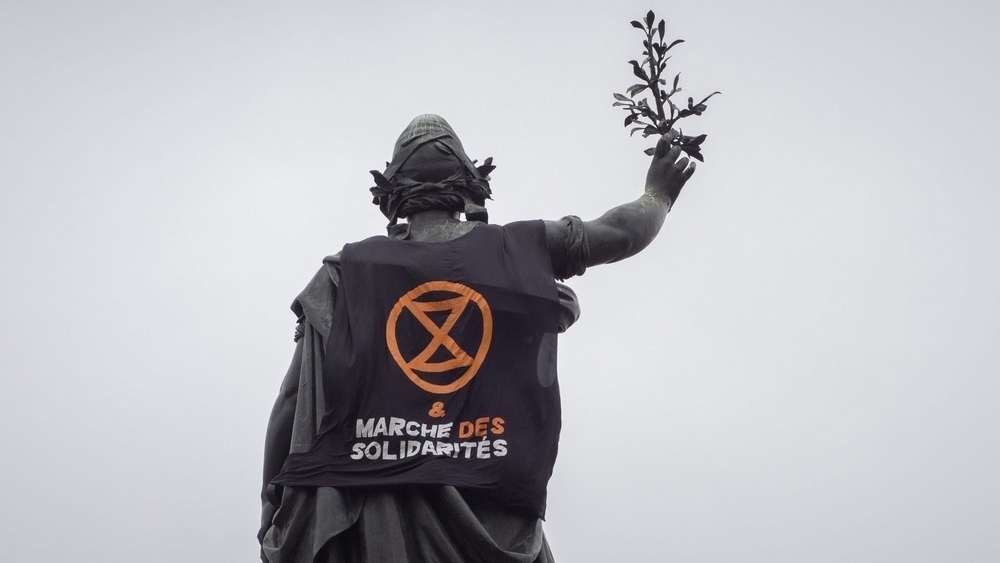 T-shirt Message 'Personne N'est Illégal Sur Les Terres Volées' - Hommage Aux Peuples Autochtones - Unisexe